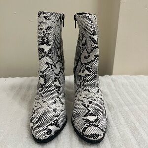 Fashion Nova Monochrome Snake Print Ankle Boots